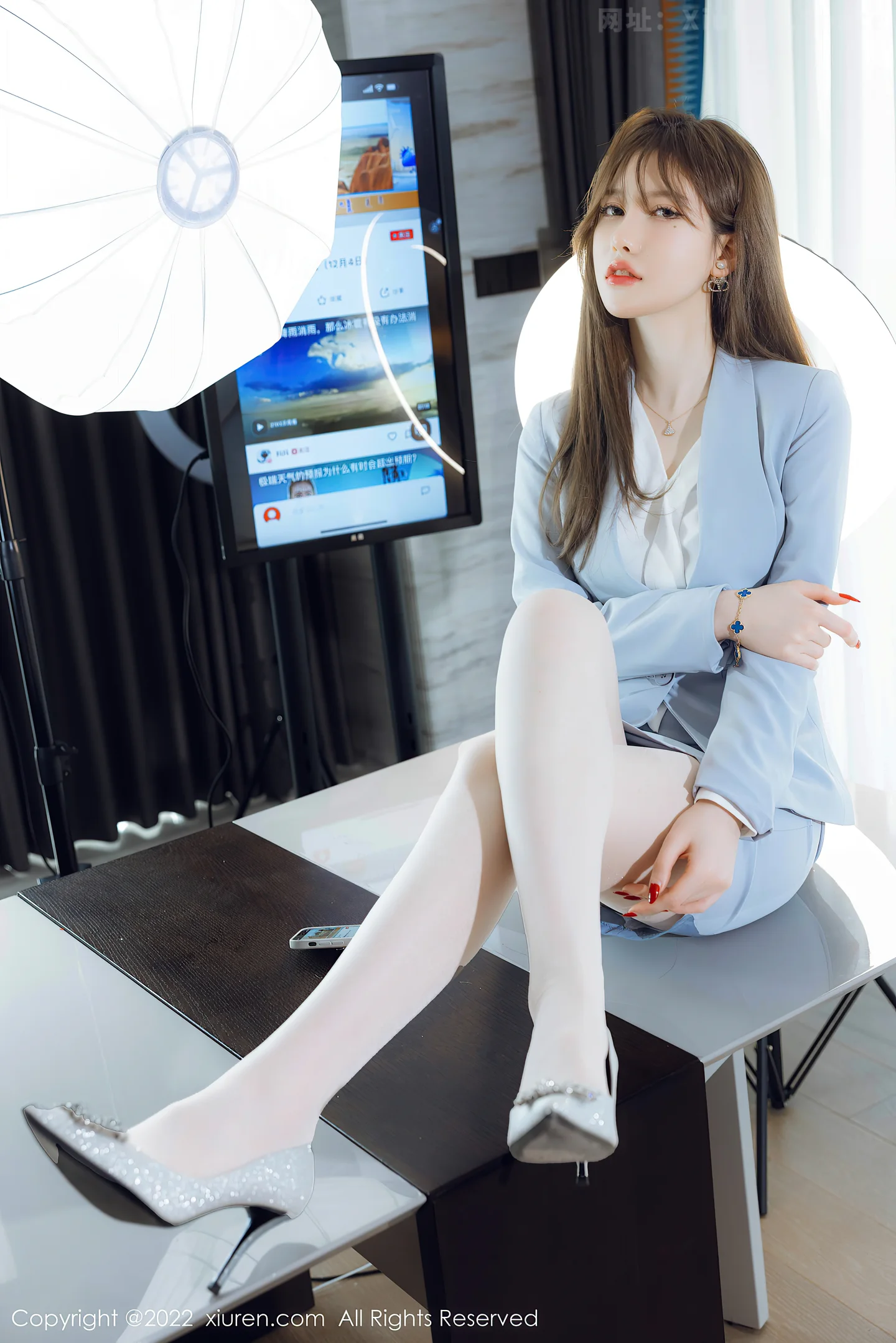 图片[6]-[XiuRen秀人网]VOL.4658 模特美桃酱蓝色制服系列私房半脱露性感内衣超薄肉丝诱惑写真64P-秀人网官方网站